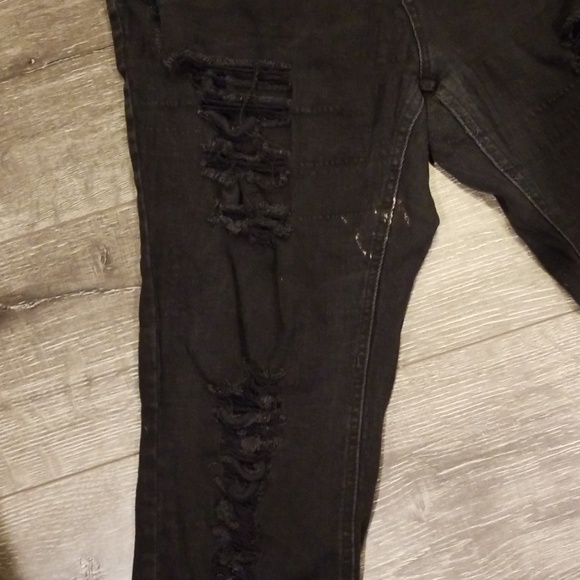 Forever 21 plus ripped Jean's - Picture 3 of 7